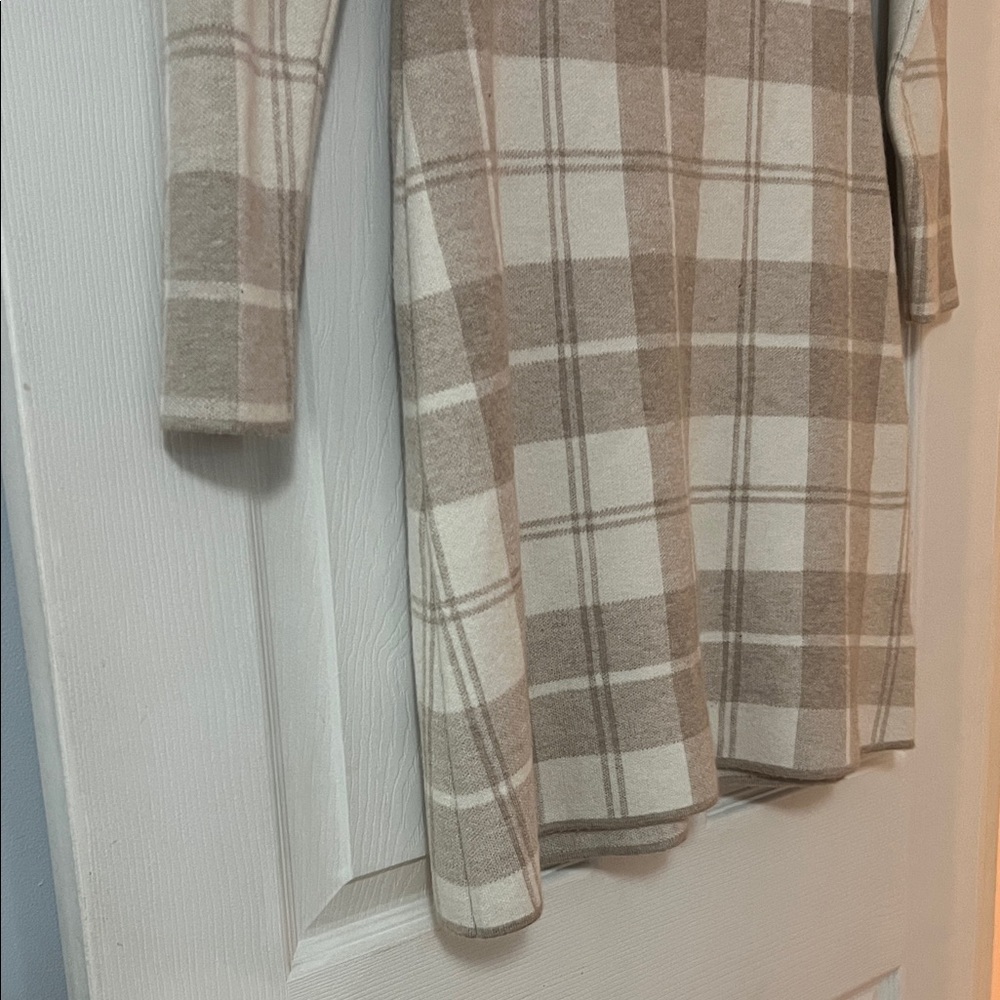 Plaid Long Sleeve Dress in Beige and Cream “Sooo soft” - Picture 2 of 6